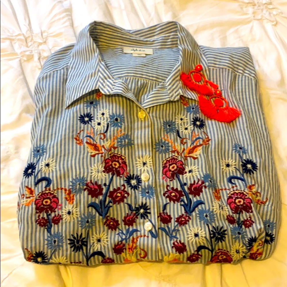 Floral embroidered tunic